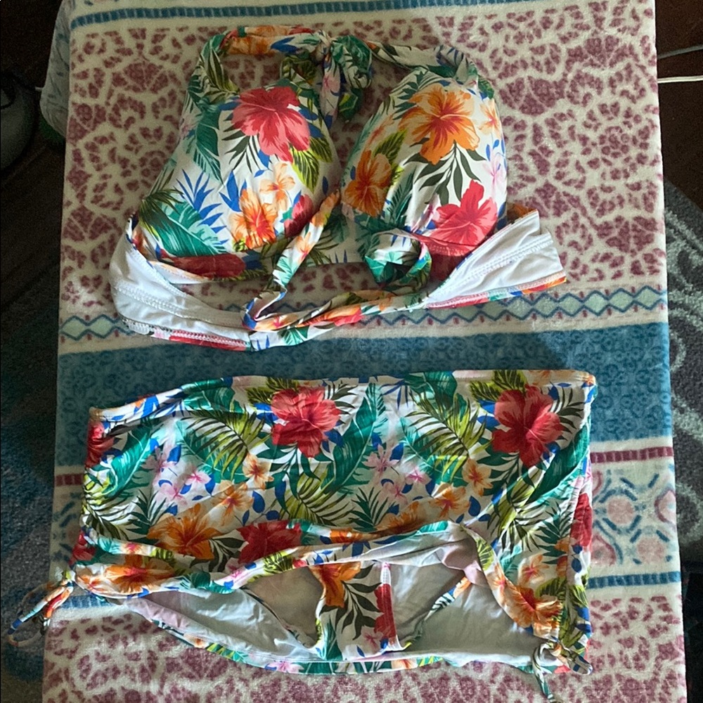 Time and Tru Floral Bikini Set - Multicolor